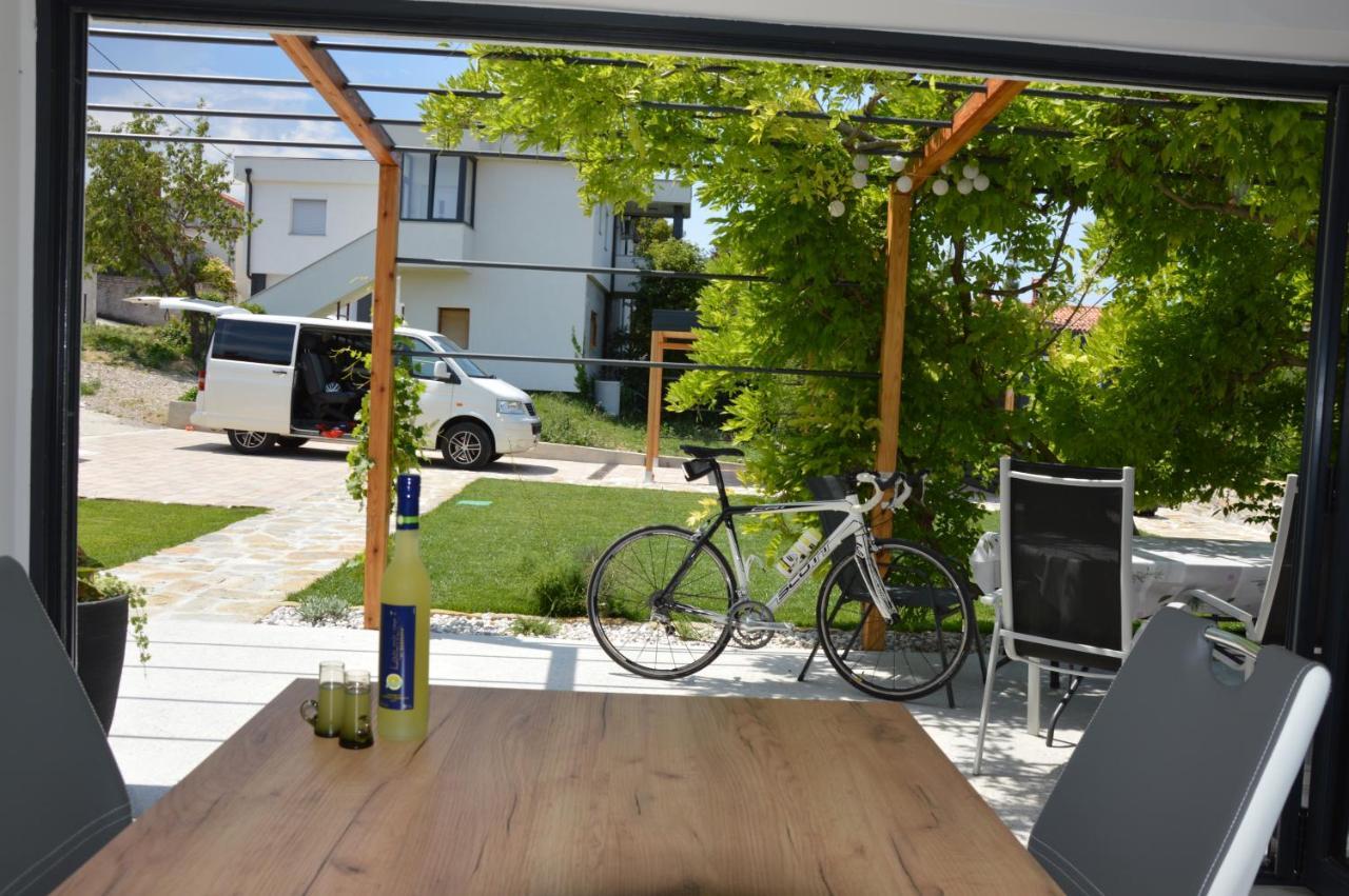 Casa Miranda - Family Comfort In A Quiet Area, Near The Sea, With Bbq And Free Parking Zgornje Skofije Esterno foto