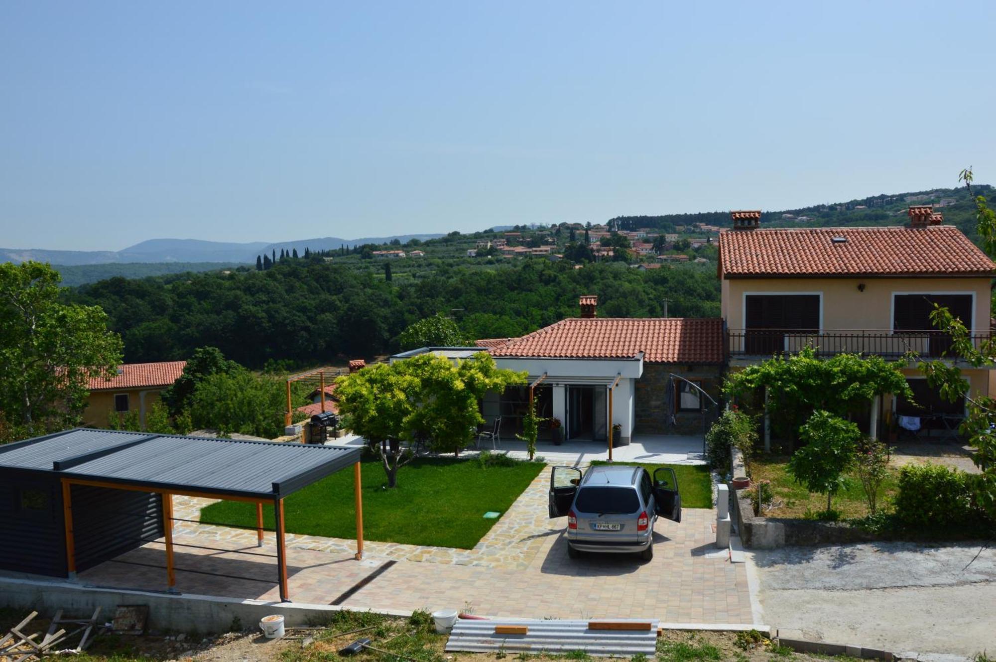 Casa Miranda - Family Comfort In A Quiet Area, Near The Sea, With Bbq And Free Parking Zgornje Skofije Esterno foto
