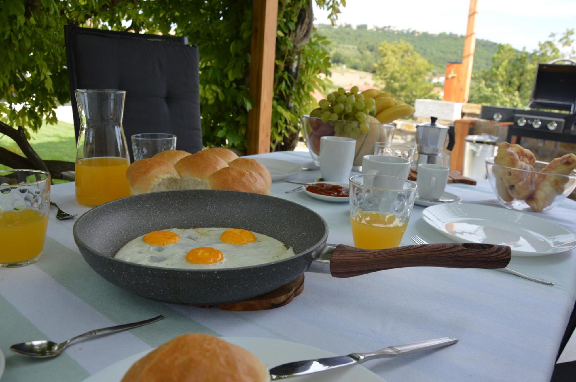 Casa Miranda - Family Comfort In A Quiet Area, Near The Sea, With Bbq And Free Parking Zgornje Skofije Esterno foto