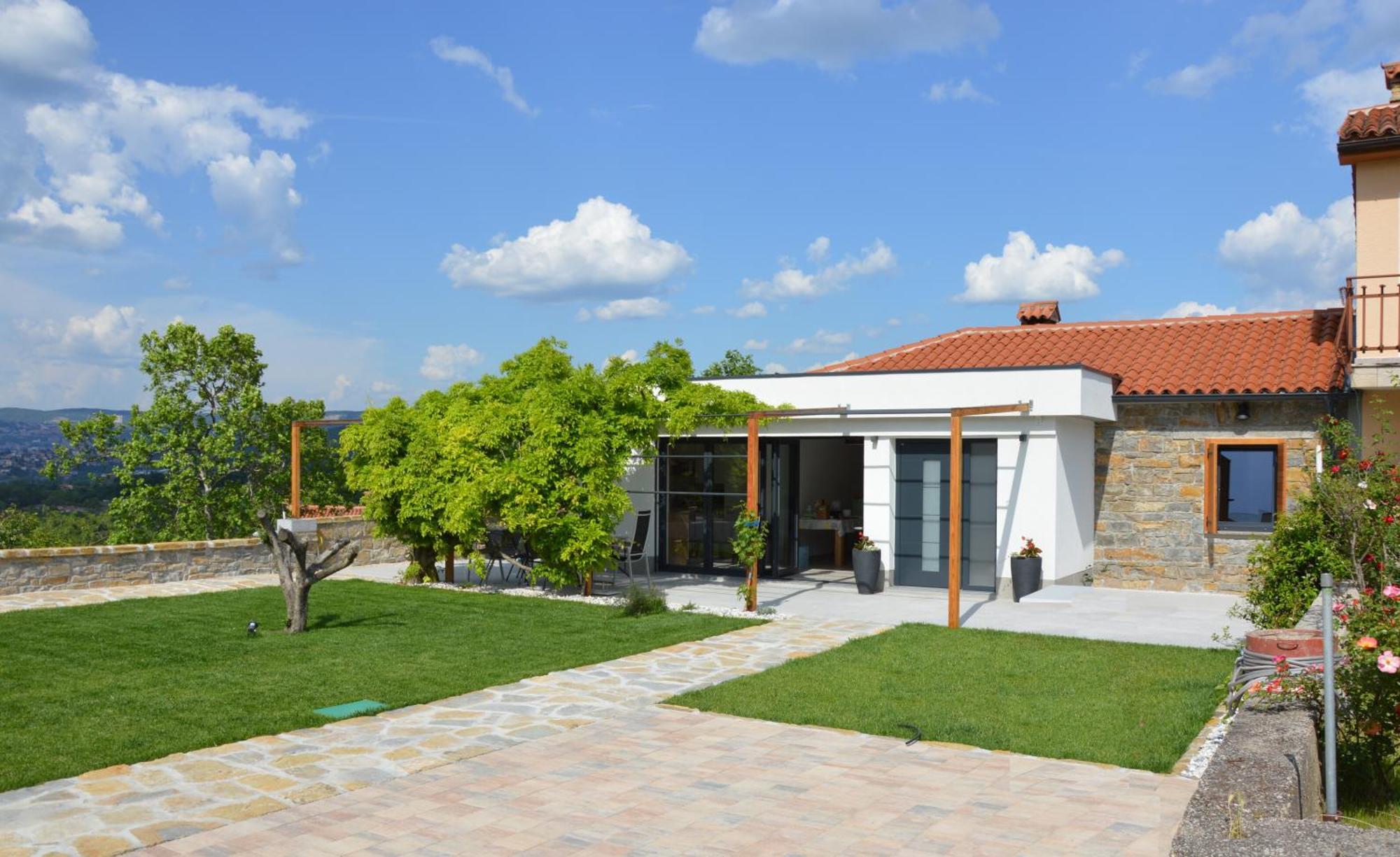 Casa Miranda - Family Comfort In A Quiet Area, Near The Sea, With Bbq And Free Parking Zgornje Skofije Esterno foto